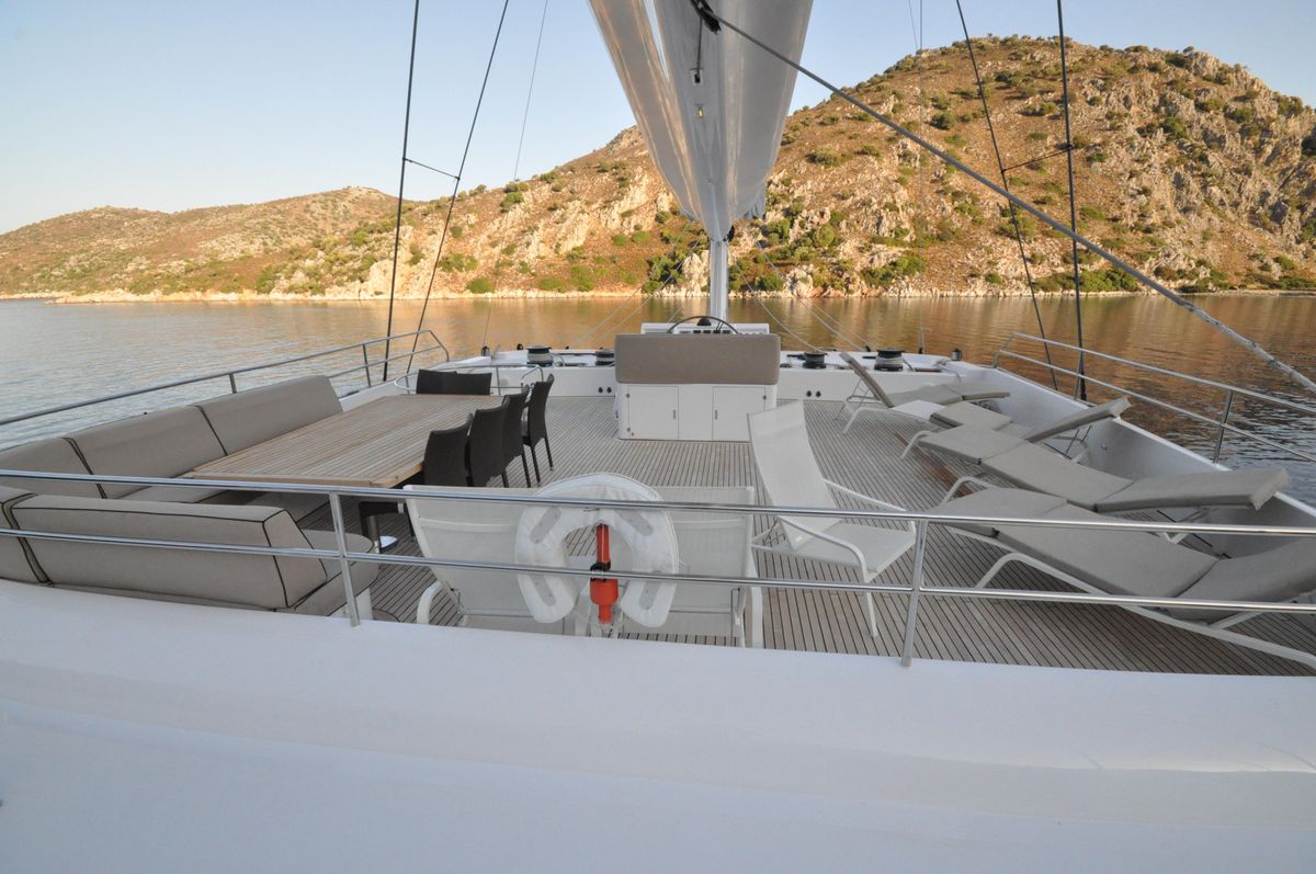 2009 Sunreef 102 