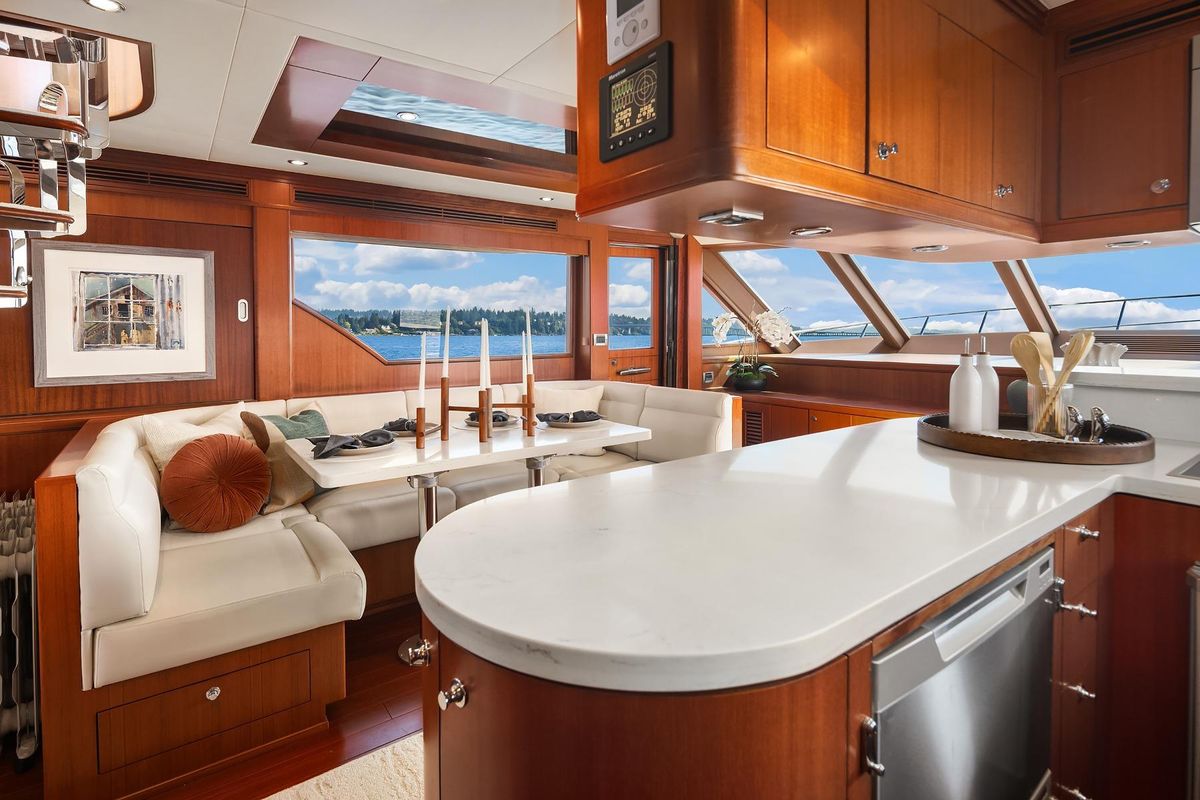 2010 Ocean Alexander 80 