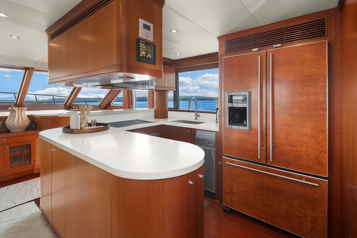 2010 Ocean Alexander 80 