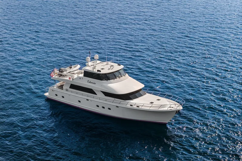 Estancia Yacht Photos Pics 2010 Ocean Alexander 80 Motoryacht cruising on open blue sea.