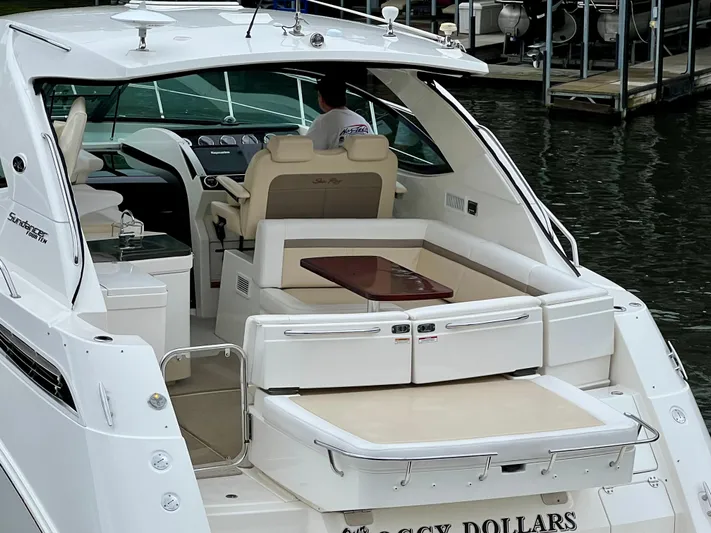  Yacht Photos Pics 2014 Sea Ray 410 Sundancer yacht with spacious seating and elegant interior design.