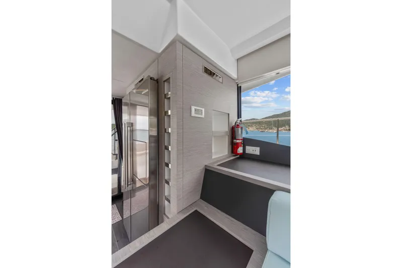 Mona Lisa Yacht Photos Pics Interior of 2024 Fountaine Pajot MY.6 yacht with modern design and ocean view.