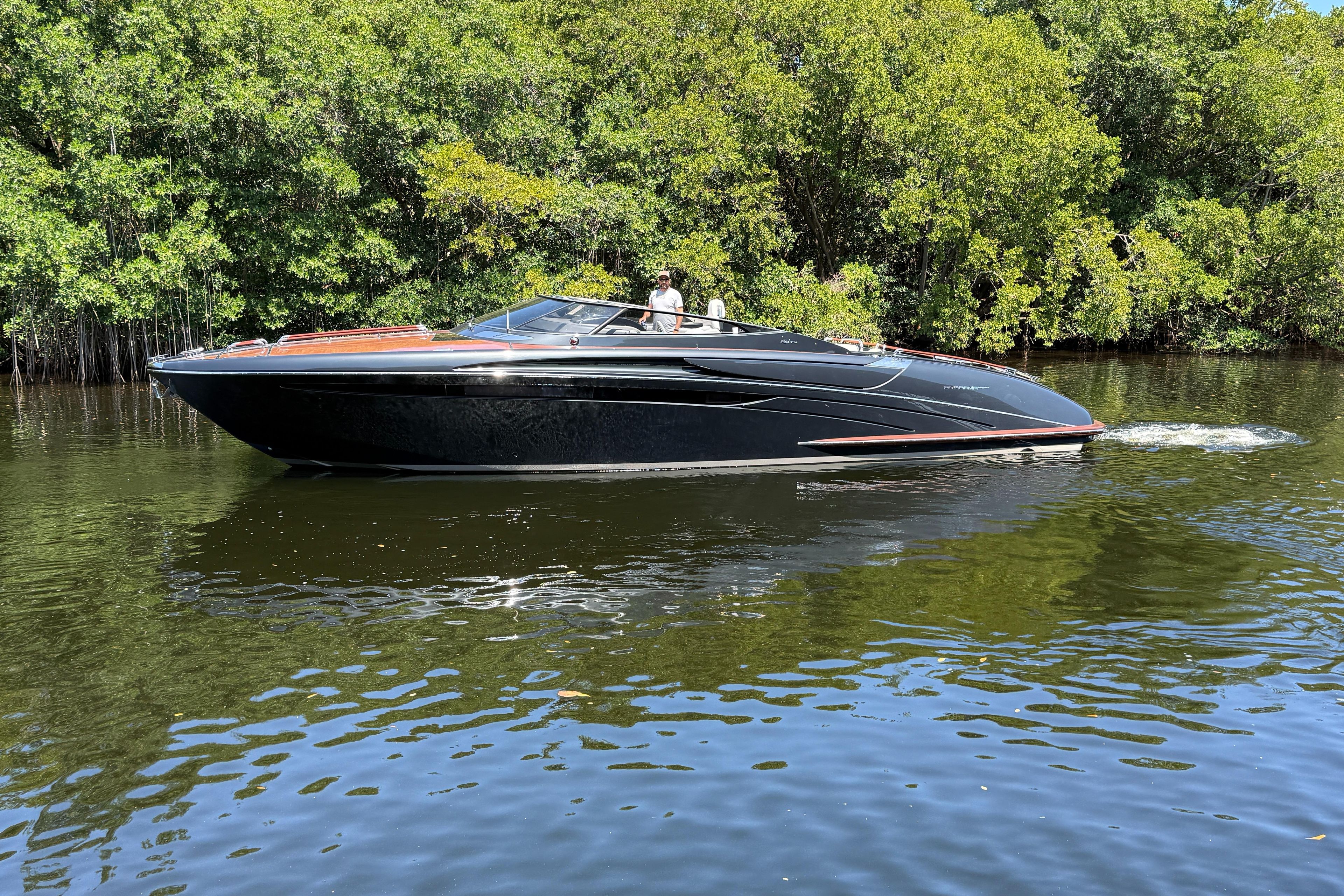 2013 Riva 44 