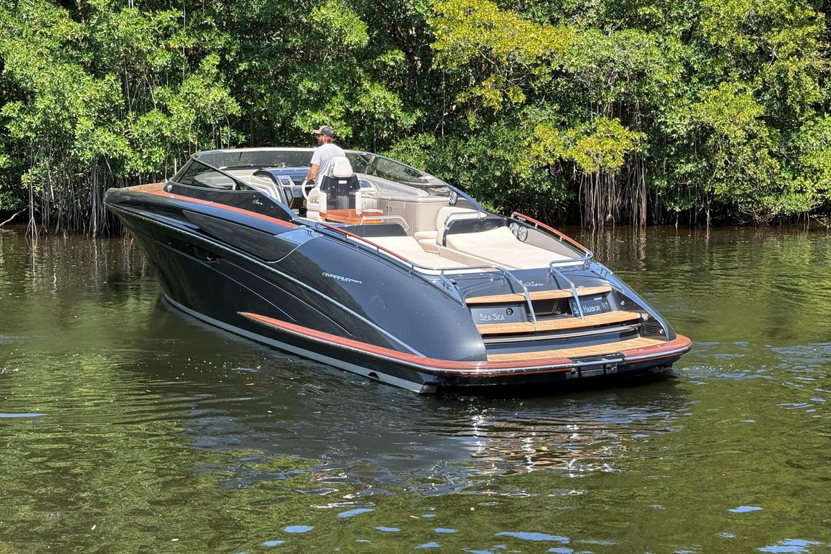 2013 Riva 44 