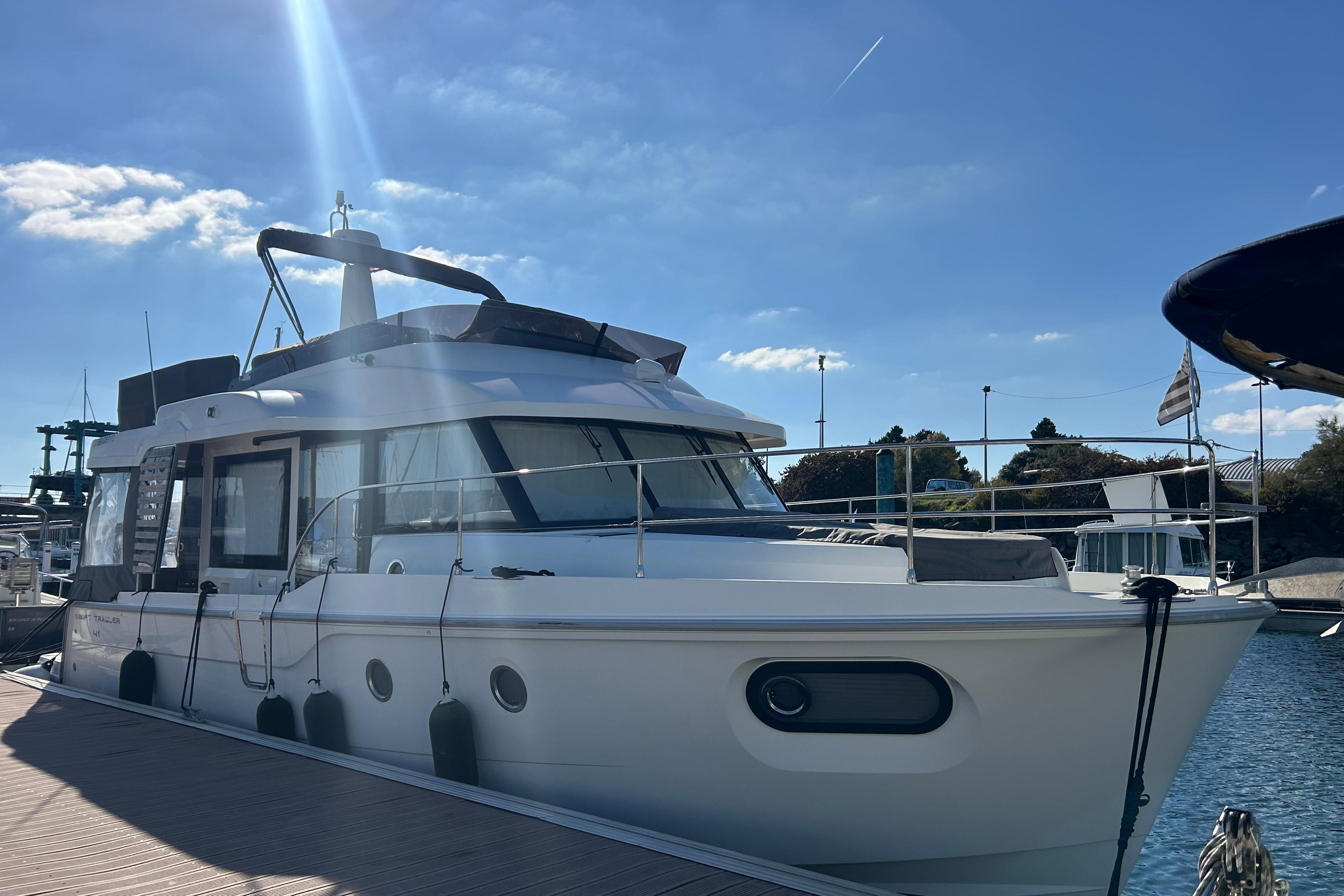 2023 Beneteau Swift Trawler 41 Fly