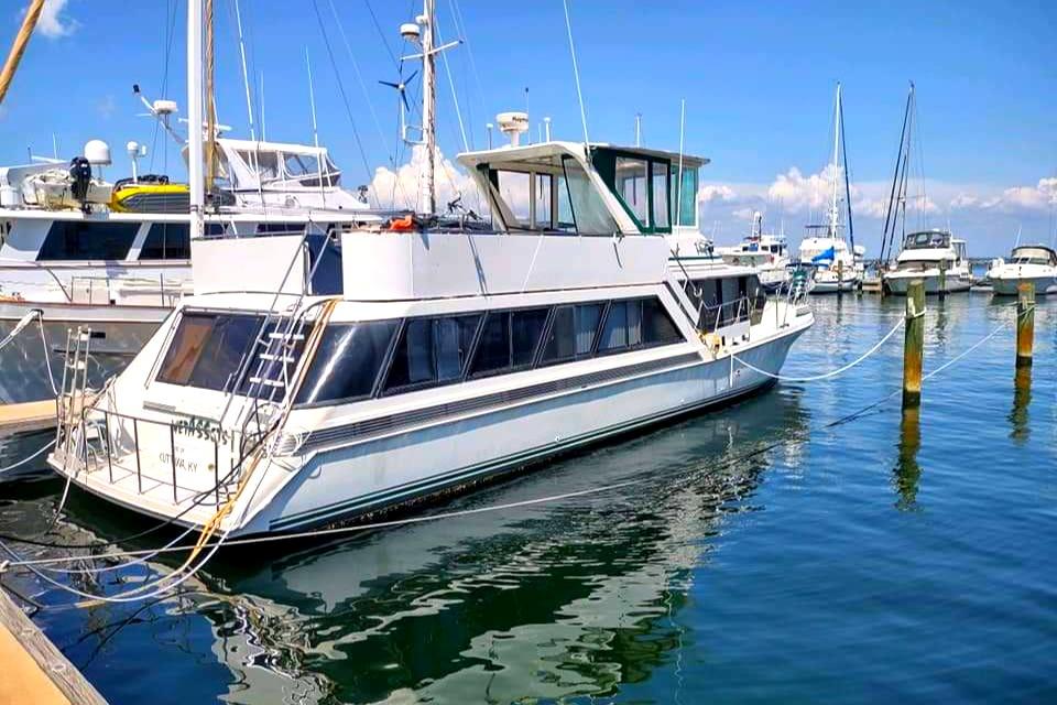 1989 Bluewater Coastal Cruiser