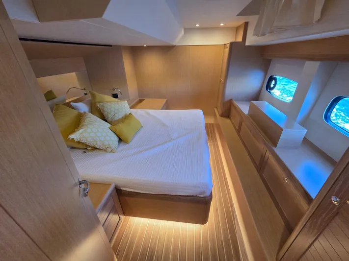  Yacht Photos Pics Sasga Menorquin 48 Cabine Armateur