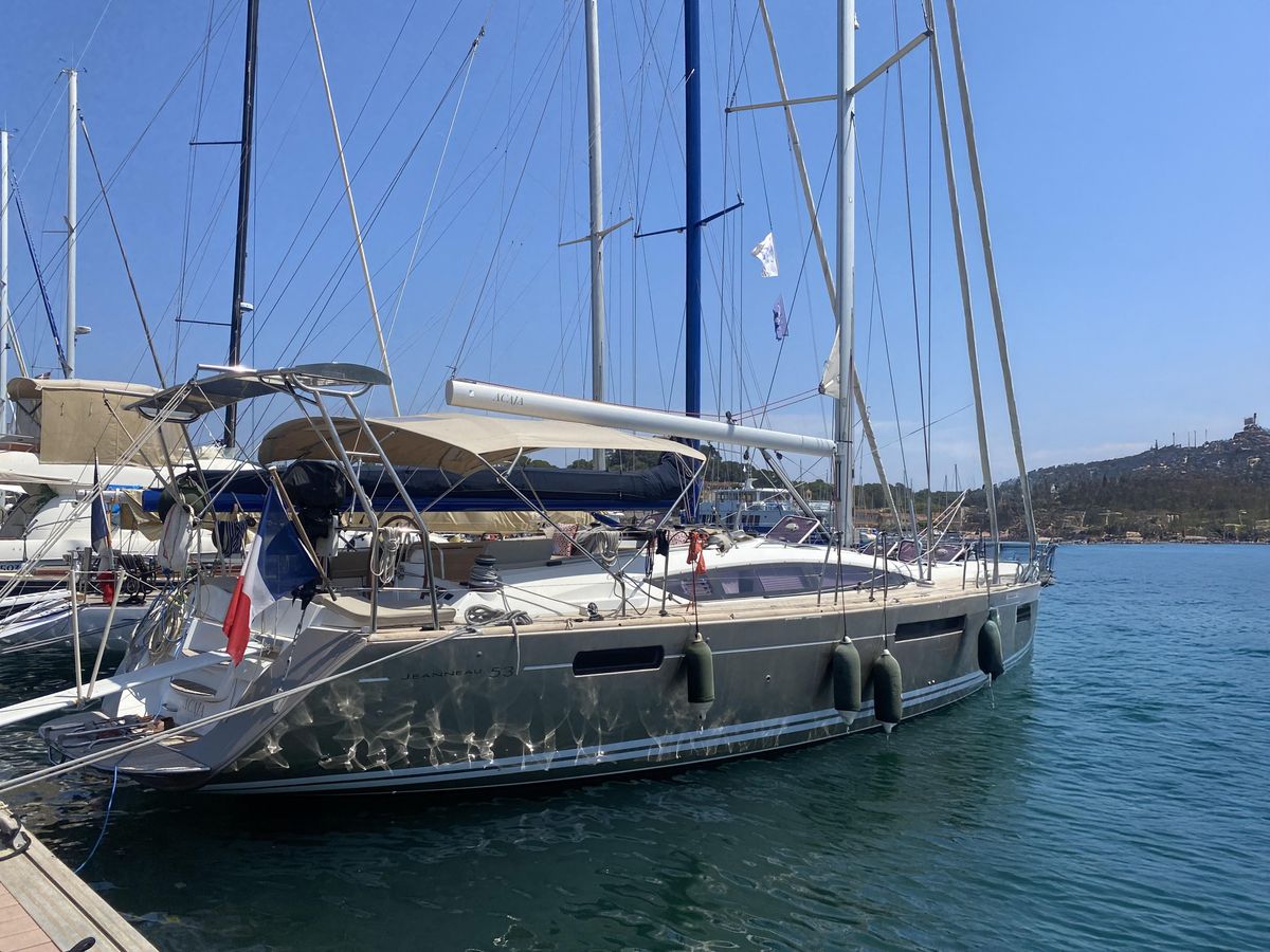 2014 Jeanneau 52 
