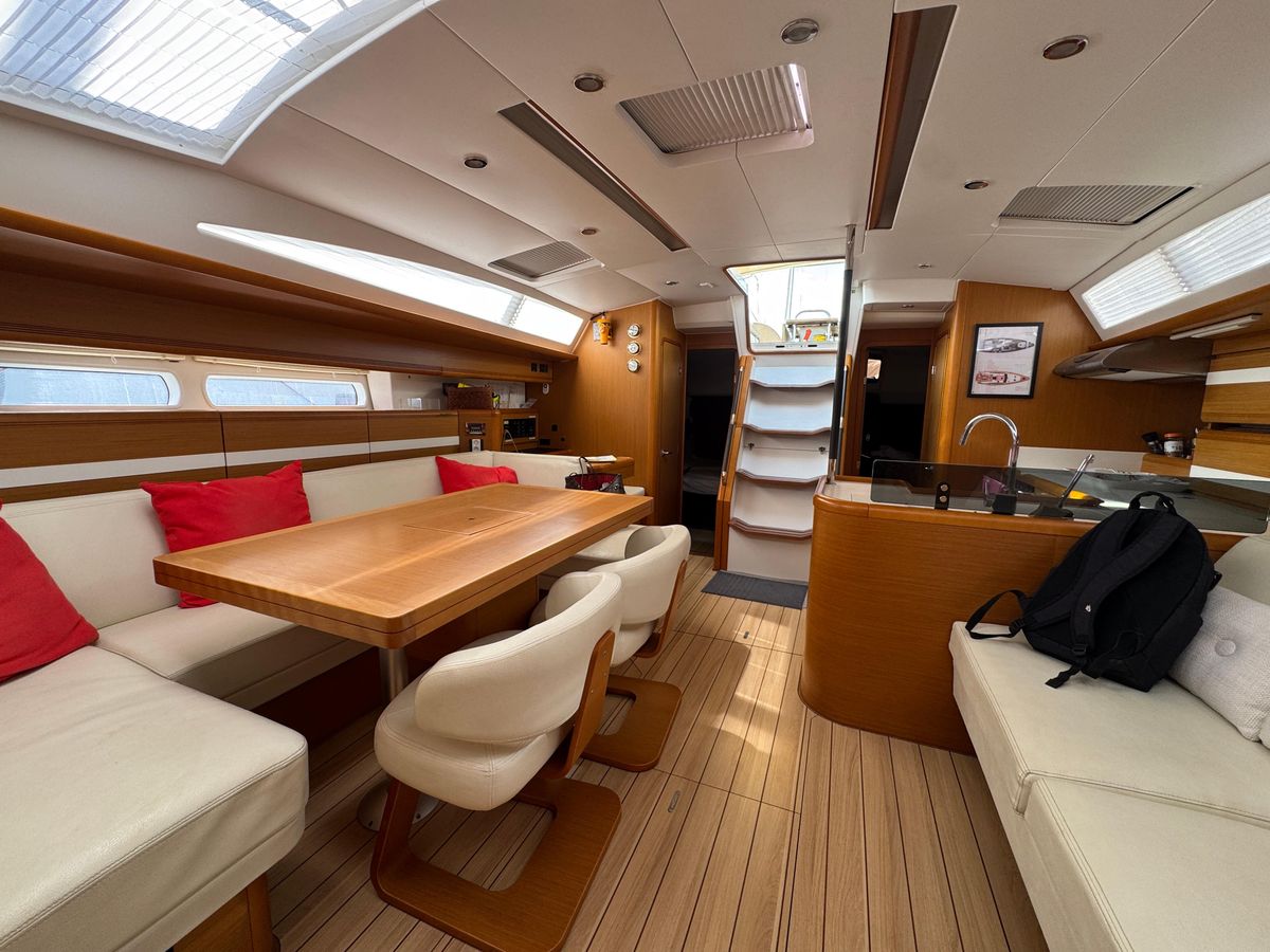 2014 Jeanneau 52 