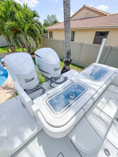 Blue Ayes Yacht Photos Pics 