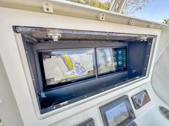 Blue Ayes Yacht Photos Pics 