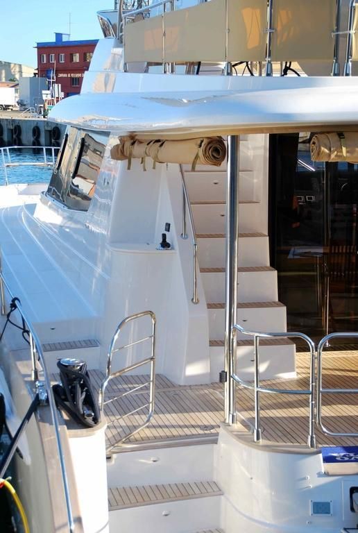 2011 Fountaine Pajot 54 
