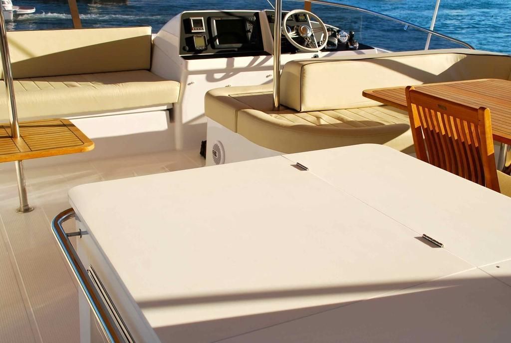 2011 Fountaine Pajot 54 
