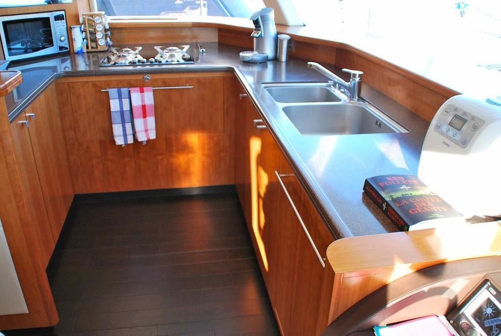 2011 Fountaine Pajot 54 