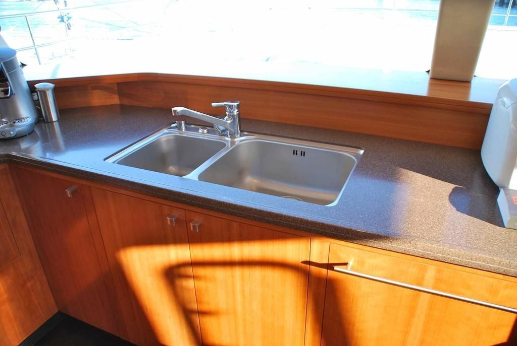 2011 Fountaine Pajot 54 