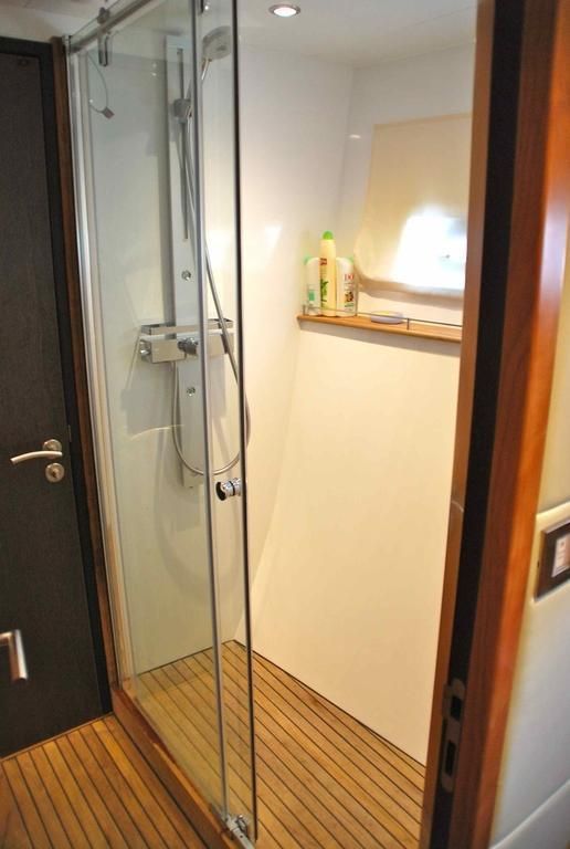 2011 Fountaine Pajot 54 
