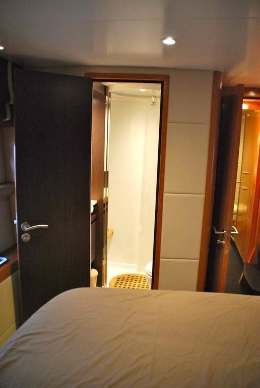2011 Fountaine Pajot 54 