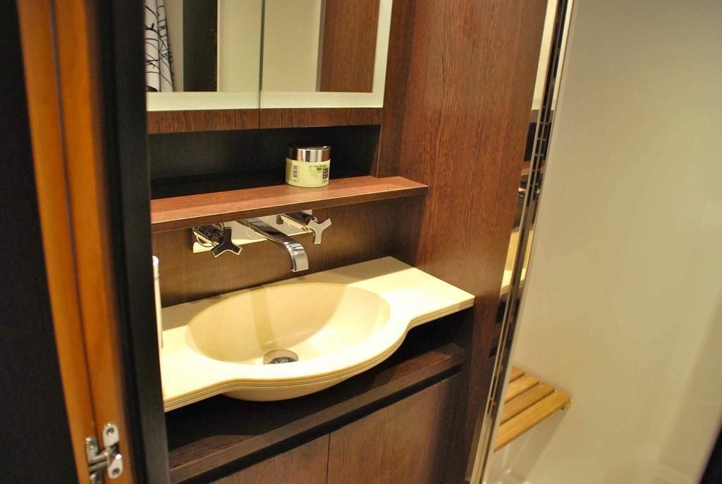2011 Fountaine Pajot 54 