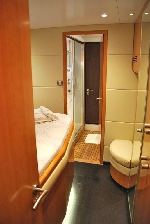 2011 Fountaine Pajot 54 