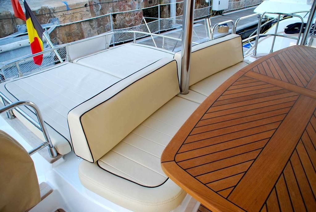 2011 Fountaine Pajot 54 