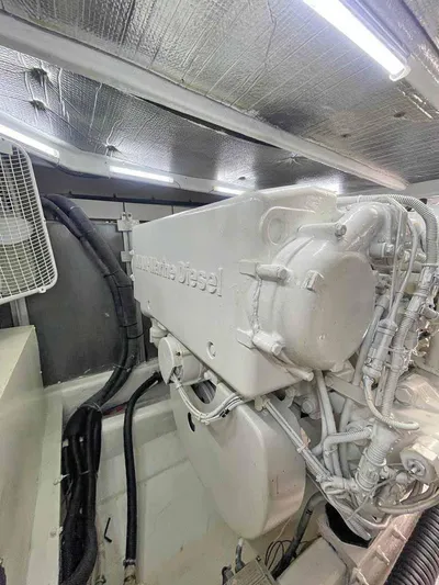  Yacht Photos Pics 2005 Sea Ray Sedan Bridge engine room with a Caterpillar diesel engine.