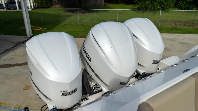  Yacht Photos Pics Triple Yamaha 300 outboard engines on a 2020 Sailfish 360 CC boat.