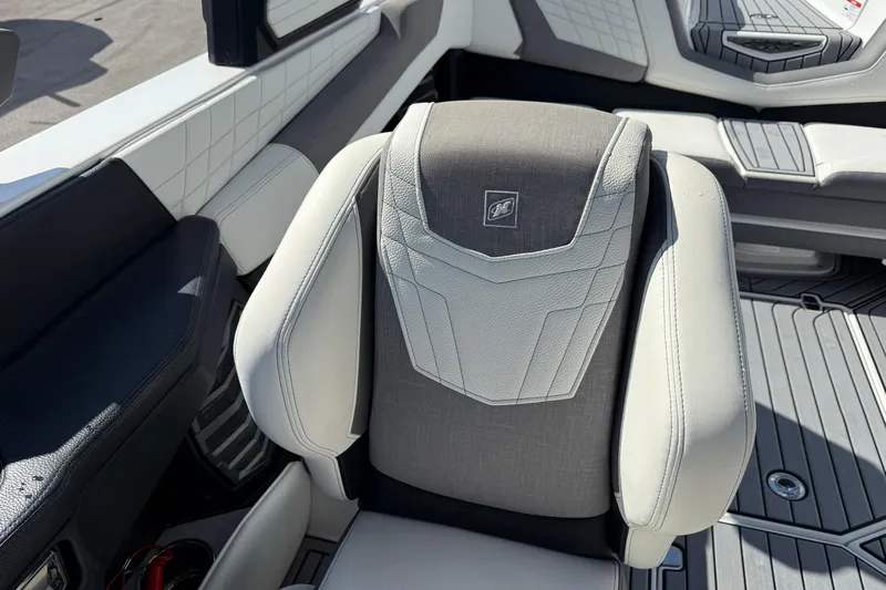  Yacht Photos Pics 2022 Nautique Super Air Nautique G23 interior seat detail, featuring modern design and premium materials.