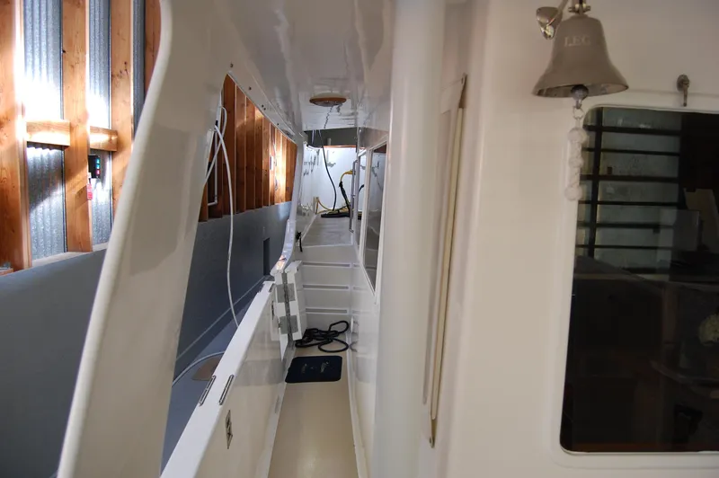 Legacy Yacht Photos Pics Walkway of Ocean Alexander 50 Pilothouse yacht, year 1981.