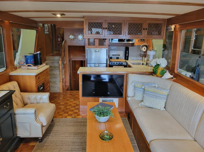 Legacy Yacht Photos Pics 