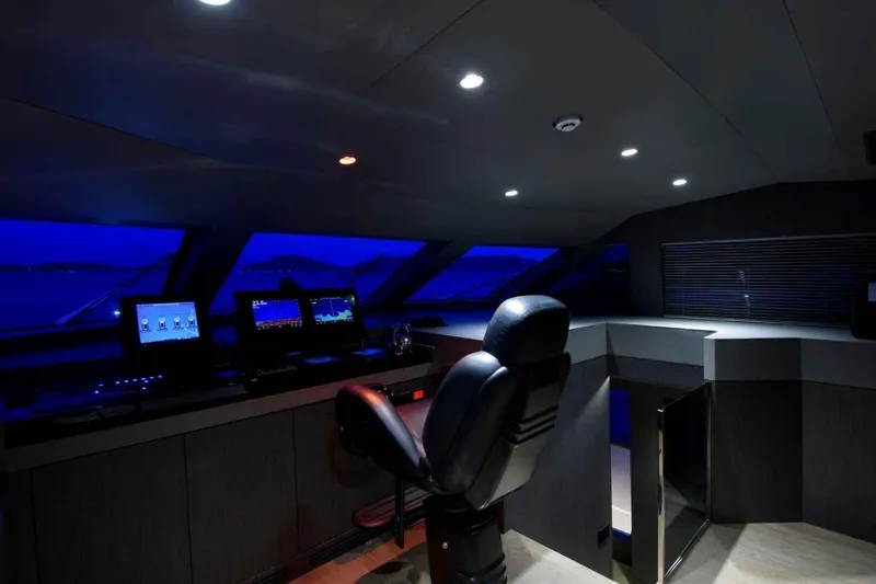  Yacht Photos Pics Luxurious Heesen Pleasure Vessel cockpit interior, 1985 model, featuring advanced navigation systems.