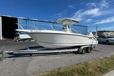 Mako 252 Center Console