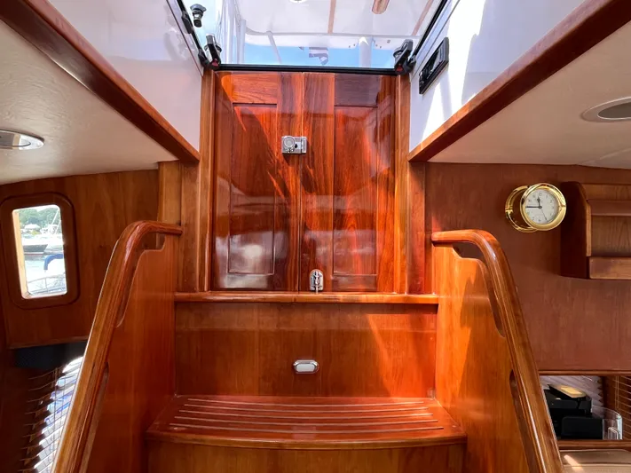 Angus III Yacht Photos Pics 