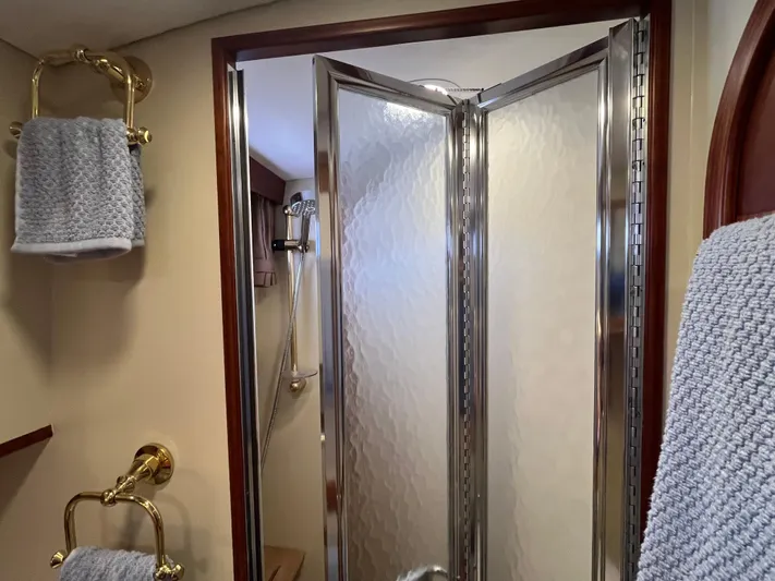 Angus III Yacht Photos Pics 