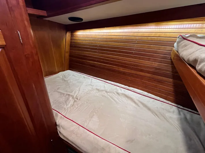 Angus III Yacht Photos Pics 