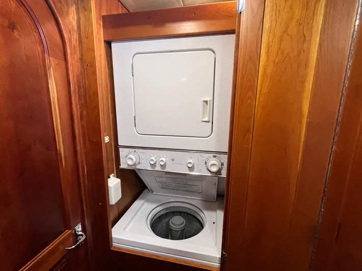 Angus III Yacht Photos Pics 