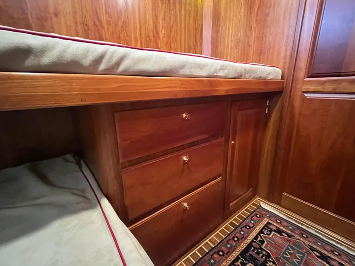 Angus III Yacht Photos Pics 