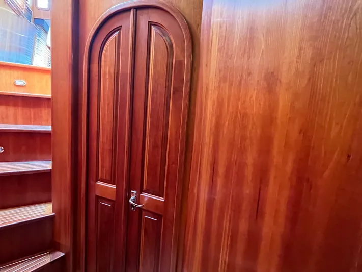 Angus III Yacht Photos Pics 