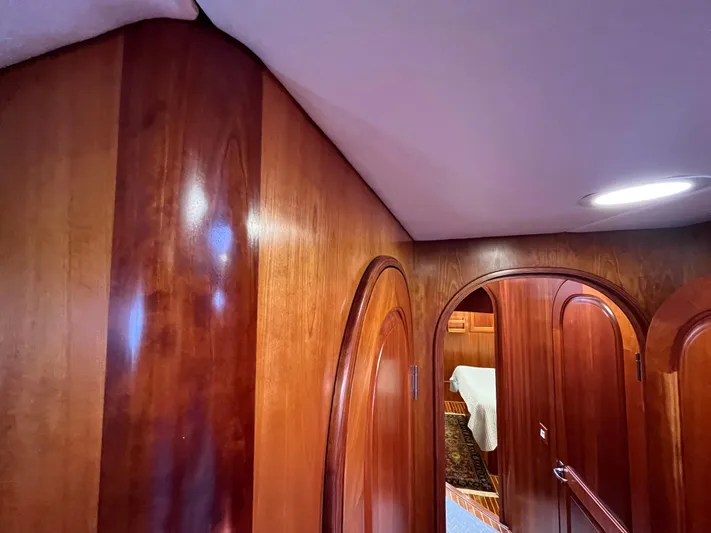 Angus III Yacht Photos Pics 