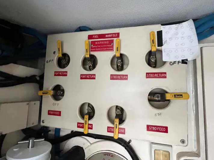 Angus III Yacht Photos Pics 