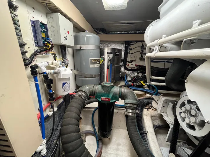 Angus III Yacht Photos Pics 