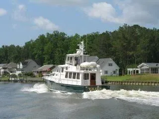 Angus III Yacht Photos Pics 