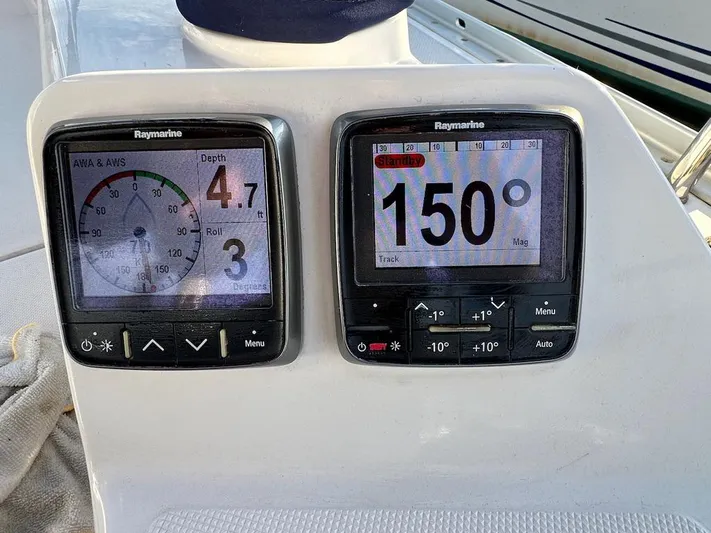 Roubaix Yacht Photos Pics 