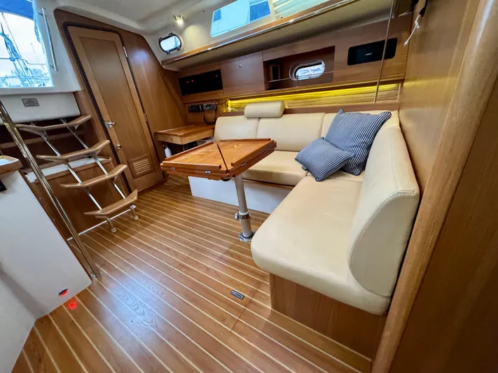 Roubaix Yacht Photos Pics 