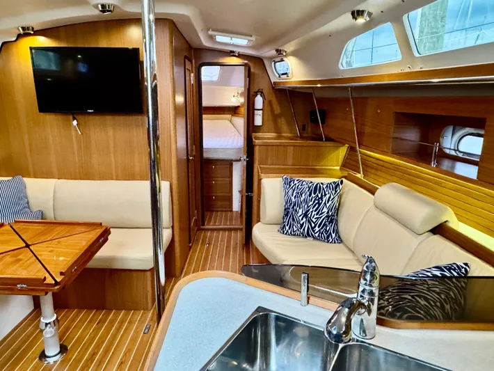 Roubaix Yacht Photos Pics 