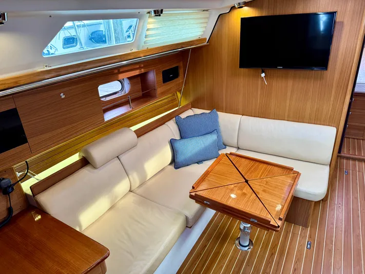 Roubaix Yacht Photos Pics 