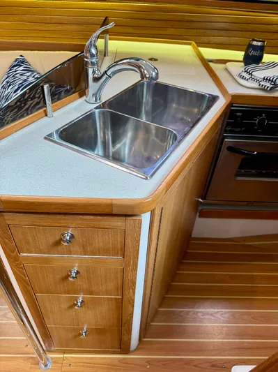 Roubaix Yacht Photos Pics 