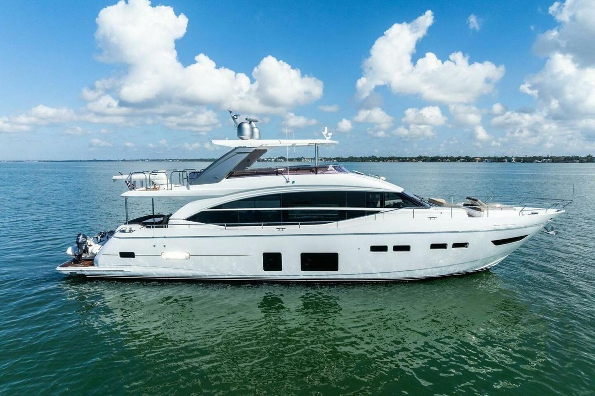 2018 Princess 75