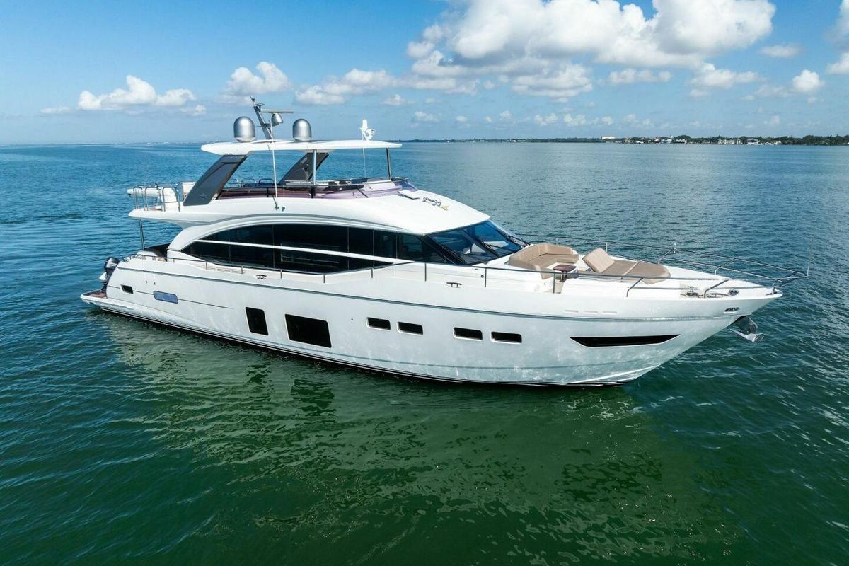 2018 Princess 75