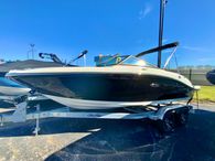 2023 Sea Ray SPX 190