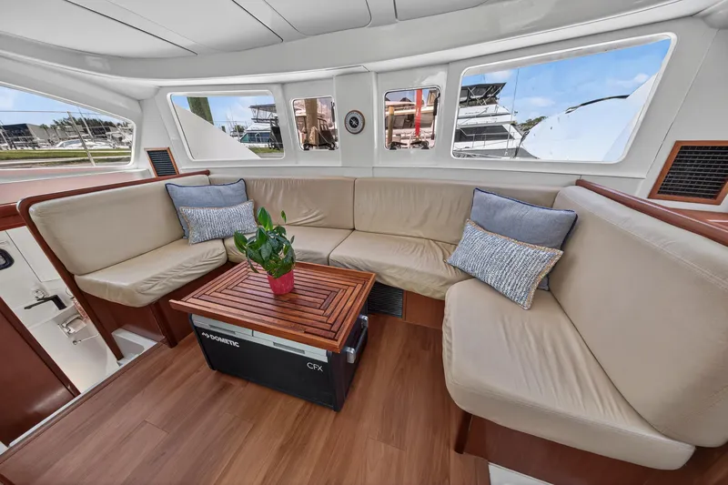 Cocoa Bella Yacht Photos Pics 